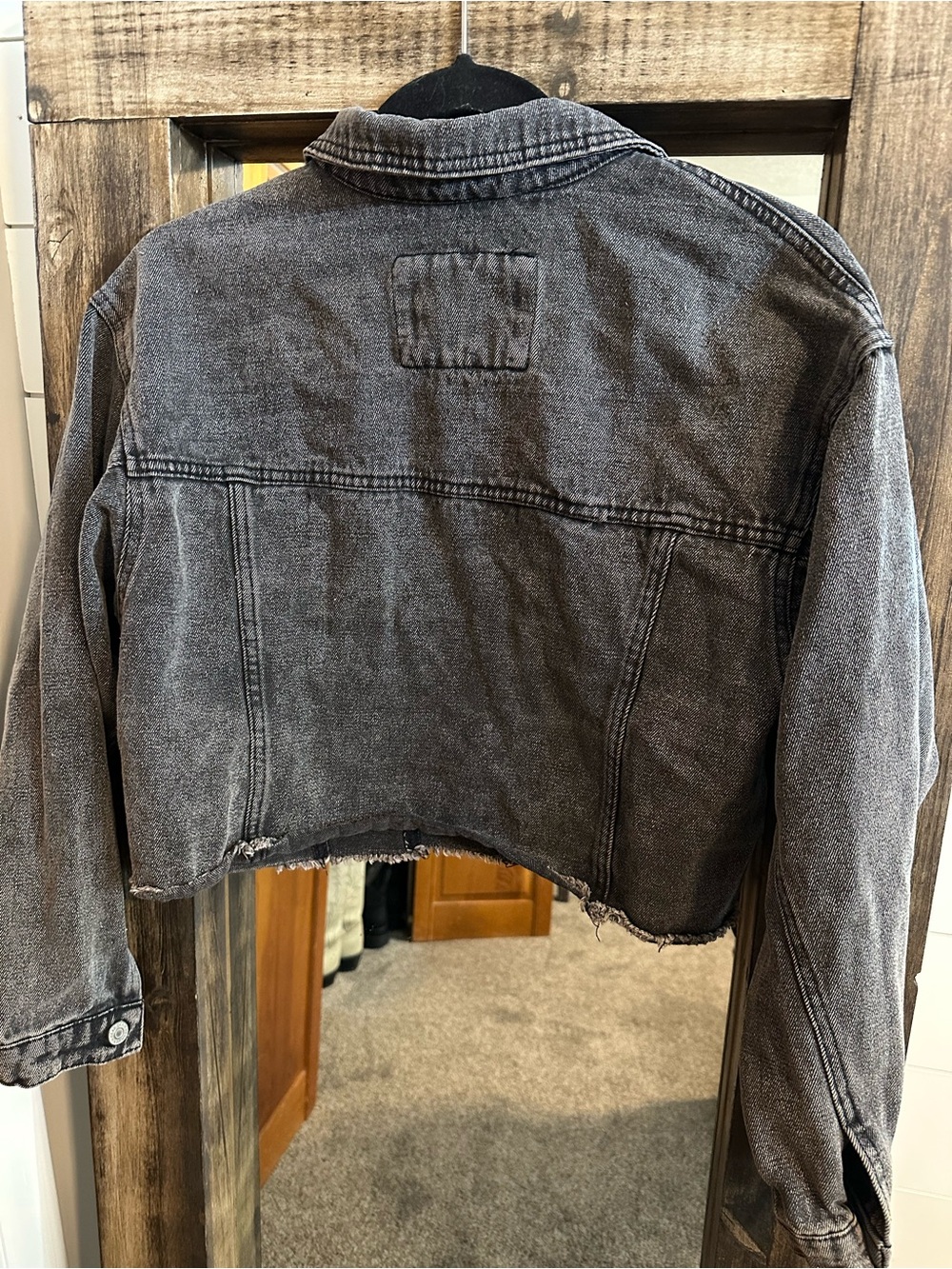 Ashley Vintage Charm Women’s Cropped Black Denim Jacket M Raw Hem Y2K Trucker - Picture 2 of 5
